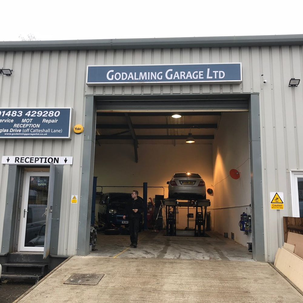 Choosing the Right Garage for Car Servicing in Coventry